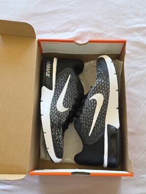Nike Black & White Knit Running Sneakers